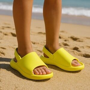 32 Degrees Toddler Fashion Slide Sandals Yellow Small 11-12 Adjustable Strap